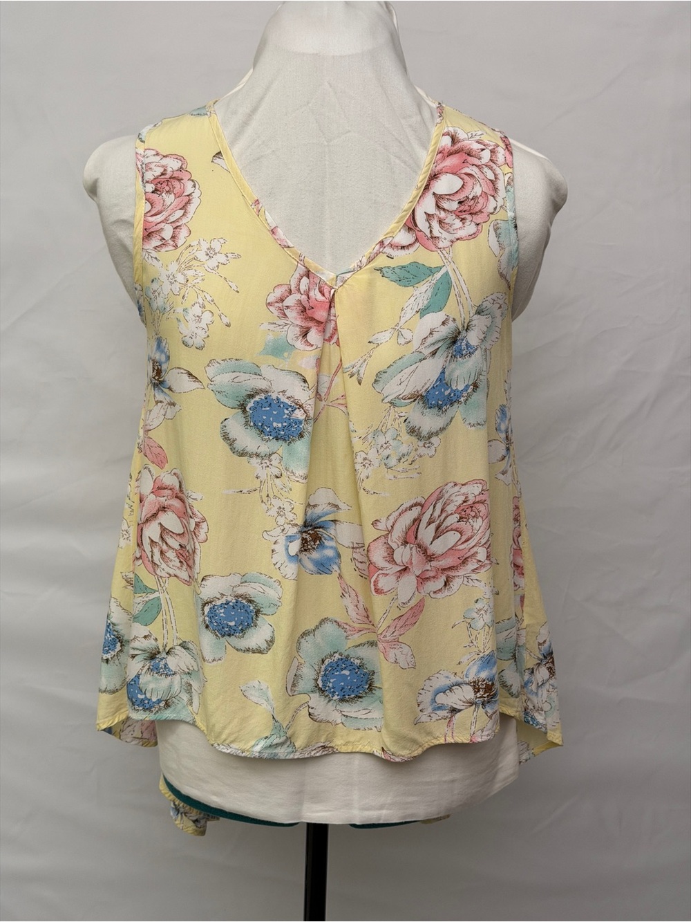 She + Sky Yellow Floral V-Neck Sleeveless Camisole